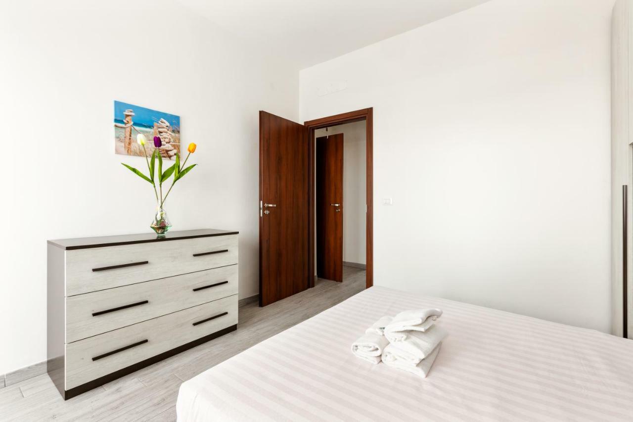 Renewed Balcony Flat With Green Garden ميلان المظهر الخارجي الصورة