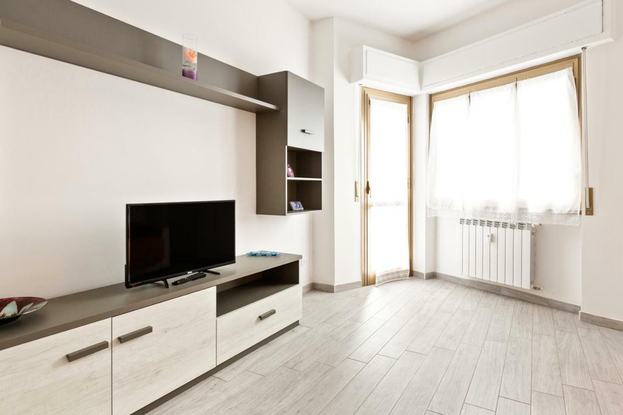 Renewed Balcony Flat With Green Garden ميلان المظهر الخارجي الصورة
