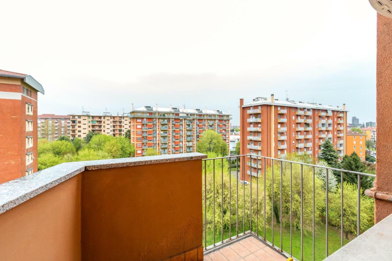 Renewed Balcony Flat With Green Garden ميلان المظهر الخارجي الصورة